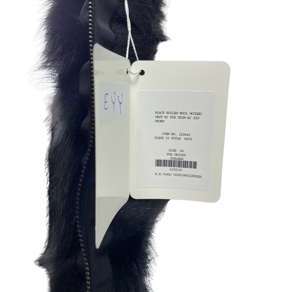 Boiled Wool Vest with Real Fox Fur - Picture 7 of 7